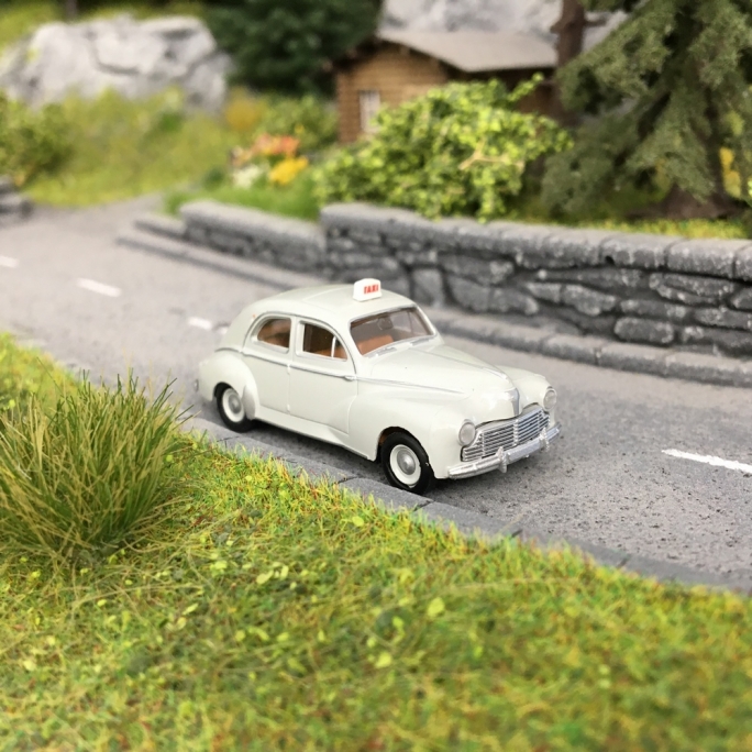 Peugeot 203 TAXI Gris Perle - HO 1/87 - BREKINA 2510