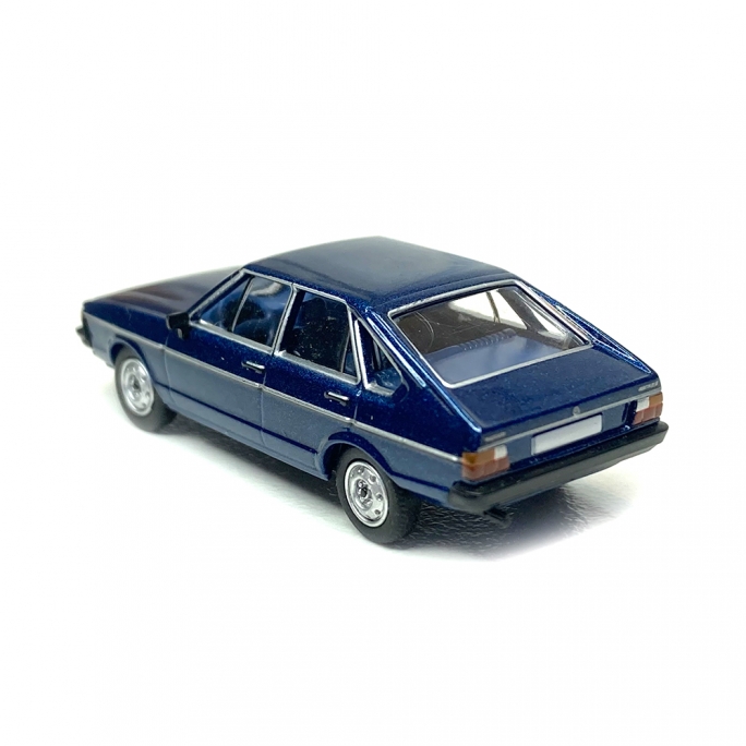 Volkswagen Passat B1 bleu métallisé  -HO 1/87-PCX870249