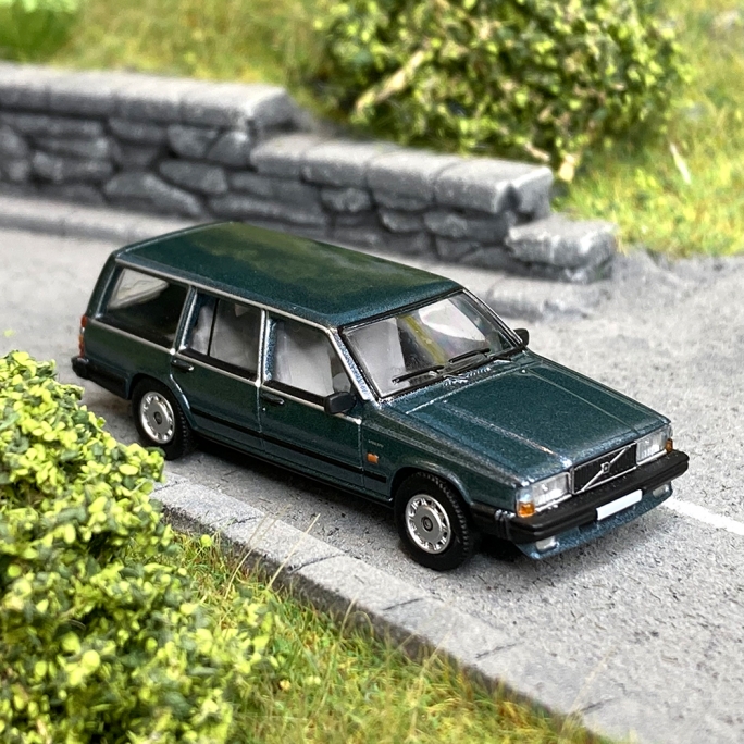 Volvo 740 Break bleu light métallisé  -HO 1/87-PCX870114