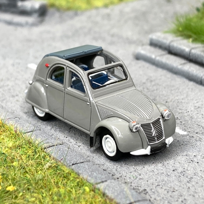 Citroën 2 CV AZLP 1958 grise, capote grise ouverte -HO 1/87-SAI 6010