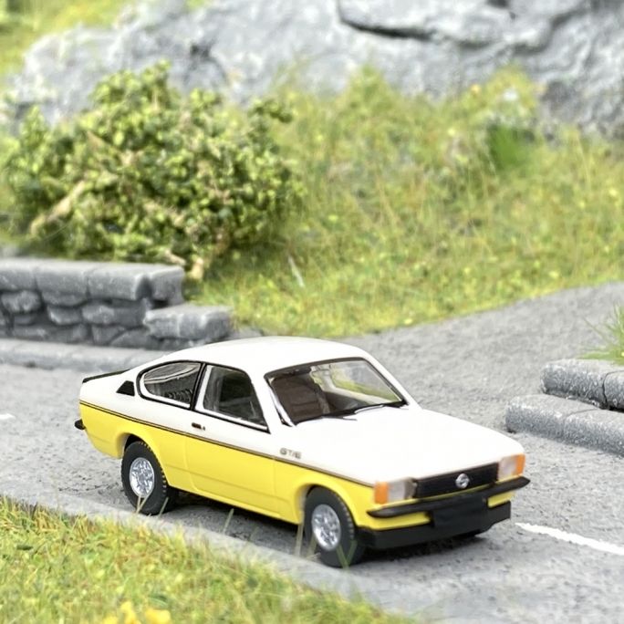 Opel Kadett C Coupé GT/E - WIKING 22902 - HO 1/87