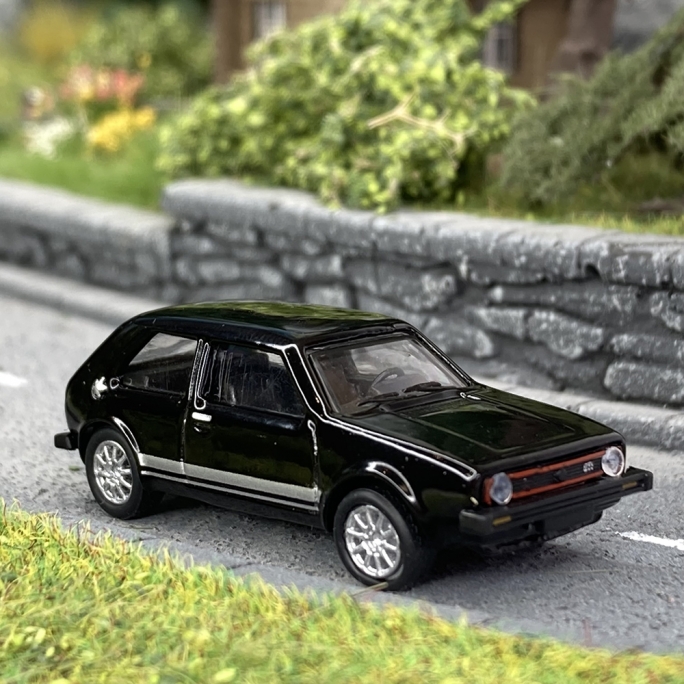 Volkswagen Golf GTI 1 Noire - SCHUCO 452651200 - HO 1/87