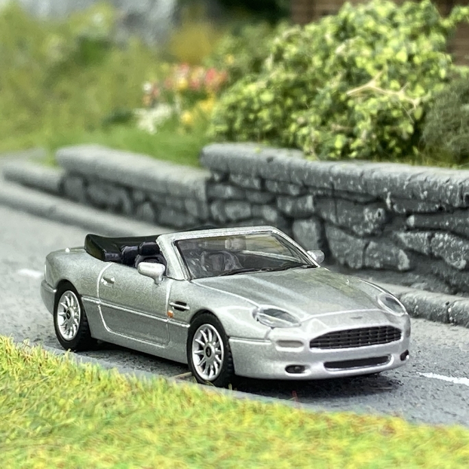 Aston Martin DB7 Cabriolet Gris Métal - PCX870145 - HO 1/87