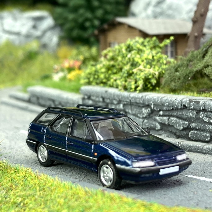 Citroën XM break bleu foncé métallisé - PCX870151 / 3040 - HO 1/87