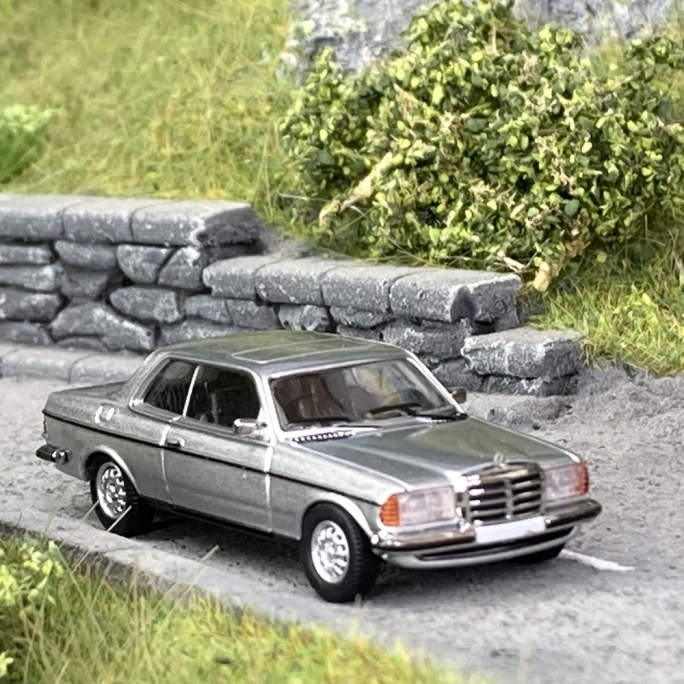 Mercedes C123 Coupé, Argent - PCX870173 - HO 1/87