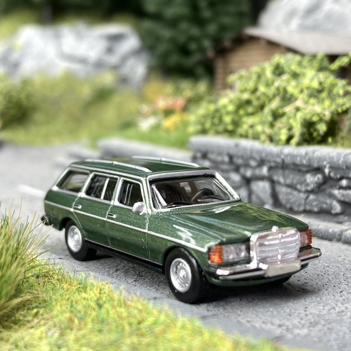 Mercedes Break 280TE Verte - SCHUCO 452662700 - HO 1/87