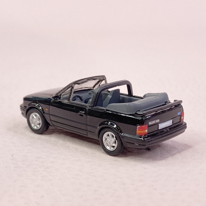 Ford ESCORT XR3 Cabriolet, Noire - PCX870159 - HO 1/87