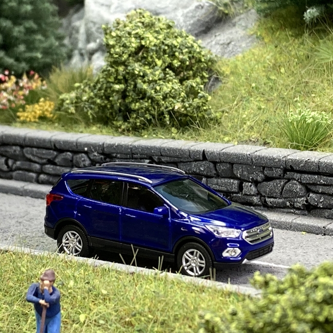 Ford Kuga 2017, Bleu Foncé Métallisé - BUSCH 53510 - HO 1/87