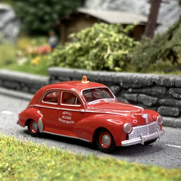 Peugeot 203 Pompiers S.I.D. - BREKINA / DRUMMER 92983 - HO 1/87