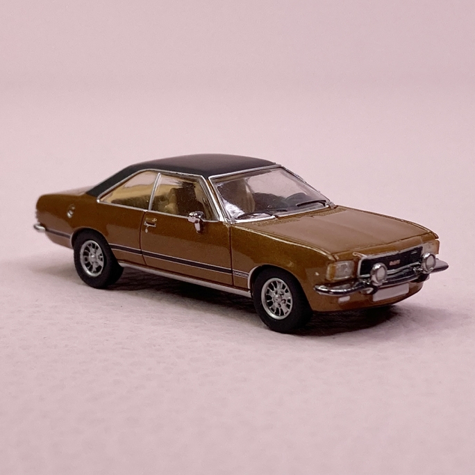 Opel Commodore B coupé Marron métal / toit Noir - PCX870346 - HO 1/87