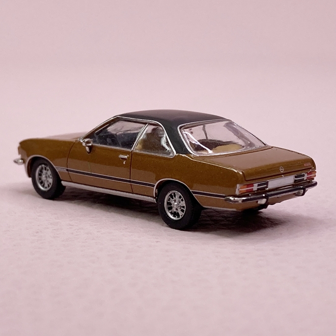 Opel Commodore B coupé Marron métal / toit Noir - PCX870346 - HO 1/87