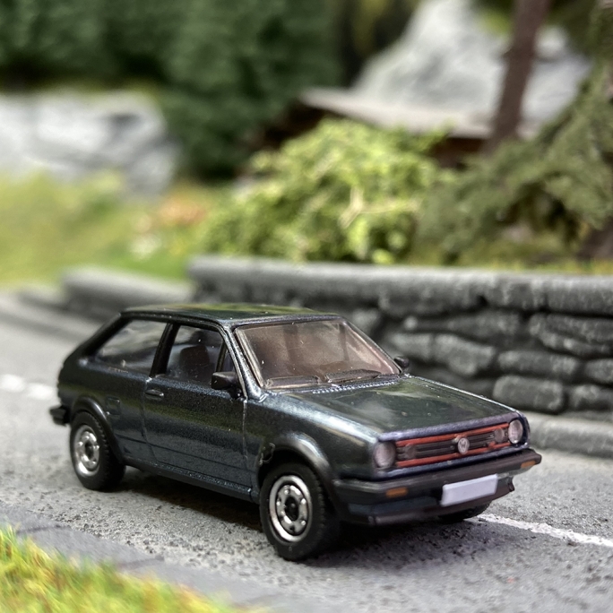 Volskwagen Polo II, Coupé G40, Gris métal - PCX 870201 - HO 1/87