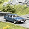 Jaguar XJ40 Sovereign, Bleu Clair métallisé - PCX 870161 - HO 1/87