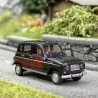 Renault 4L "Parisienne" avec personnage - WIKING SAI 1640