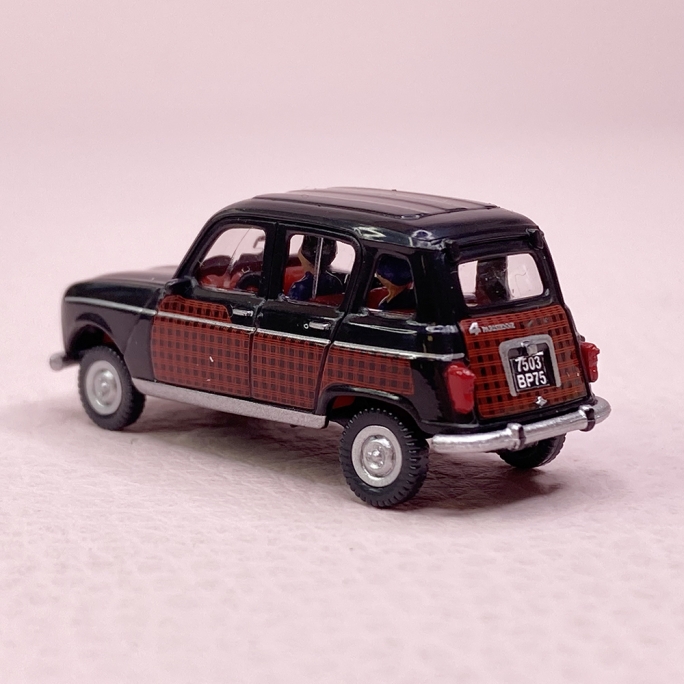 Renault 4L "Parisienne" avec personnage - WIKING SAI 1640