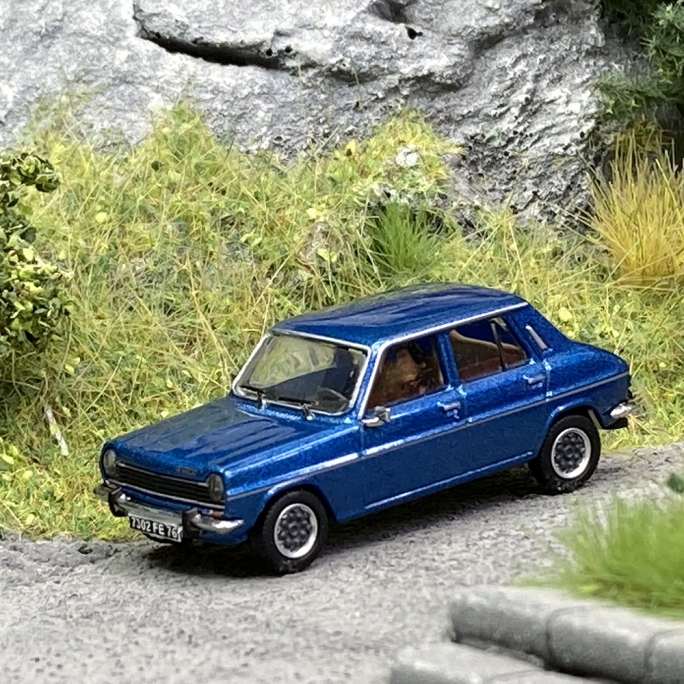 Simca 1100, avec personnage - PCX87 / SAI 1660 - HO 1/87