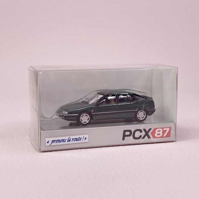 Citroën XM, avec personnage - PCX870128 / SAI 1607 - HO 1/87