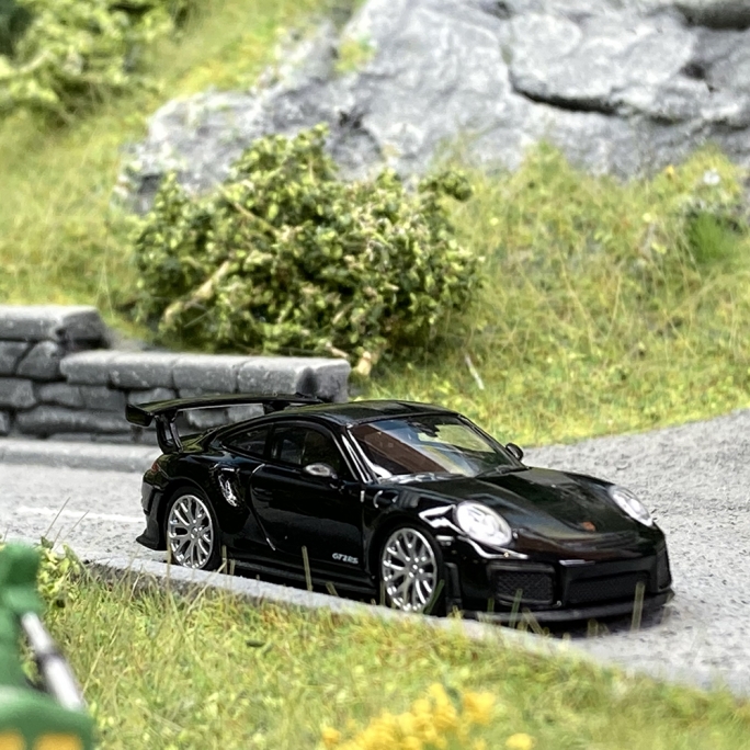 Porsche 911 GT2 RS 2018 Noir - MINICHAMPS 870 068120 - HO 1/87