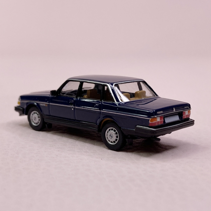 Volvo 240 Bleu foncé - PCX870416 - HO 1/87