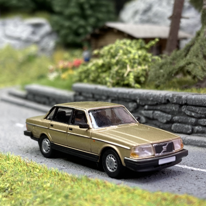 Volvo 240 Champagne - PCX870417 - HO 1/87