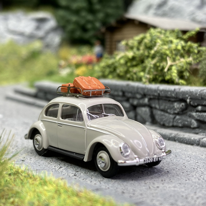 VW Coccinelle "Ovale" 1956 Grise, galerie et valises - SAI 1780 - HO 1/87