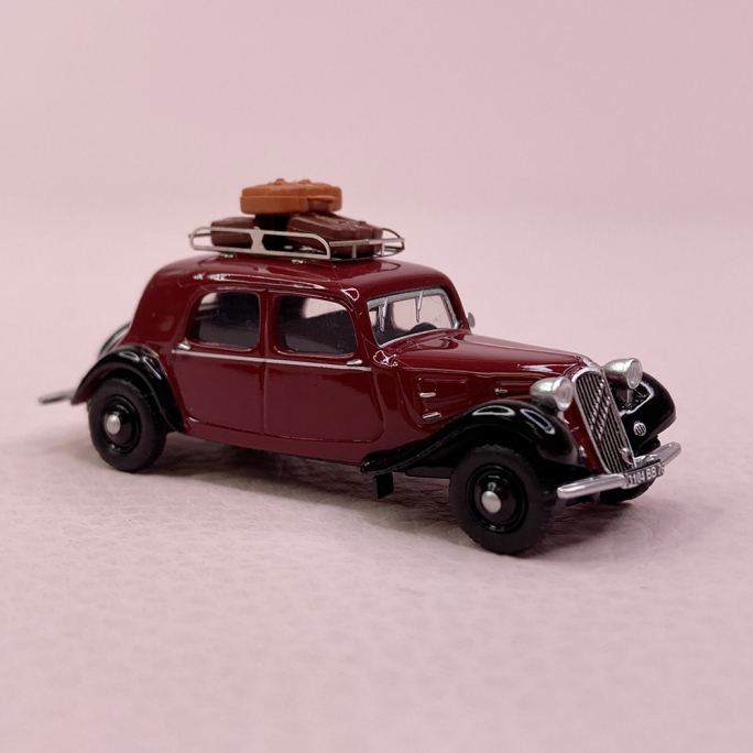 Citroën Traction 11A 1935 rouge excelsior, galerie et valises - SAI 1811 - HO 1/87