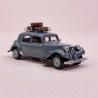 Citroën Traction 11B 1952 gris bruyère, personnages, galerie et valises - SAI 1813 - HO 1/87