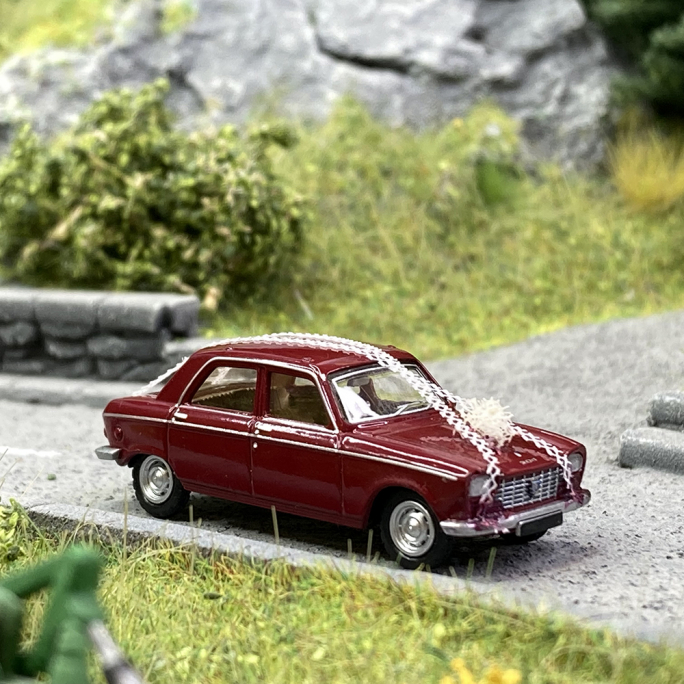 Peugeot 204 Rouge Rubis, Mariage - SAI 6266 - HO 1/87