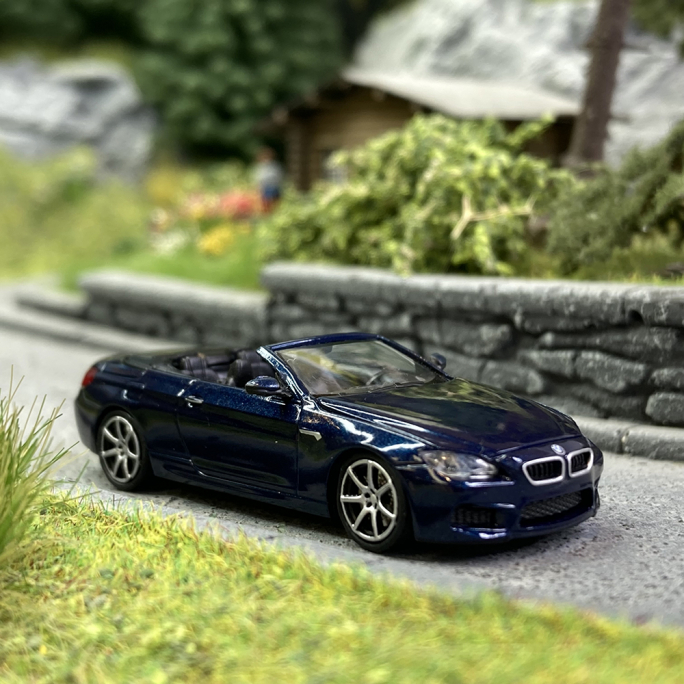 BMW M6 Cabriolet 2015 Bleu métal - MINICHAMPS 870 027330 - HO 1/87