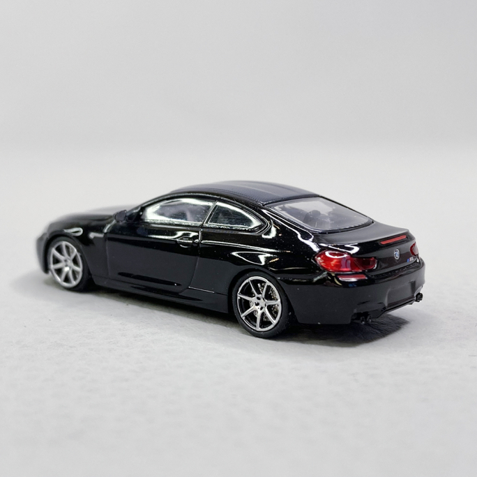 BMW M6 coupé 2015 Noir métal / Carbone - MINICHAMPS 870 027304 - HO 1/87