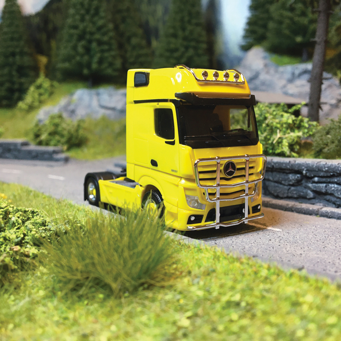 Mercedes Actros Gigaspace, Jaune - HERPA 311533004 - 1/87