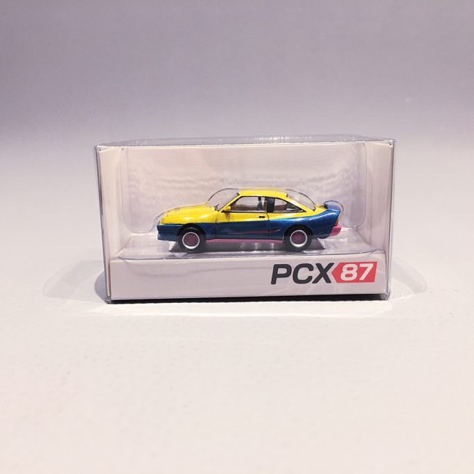 Opel Manta B Mattig, Jaune / Bleu - PCX870532 - HO 1/87