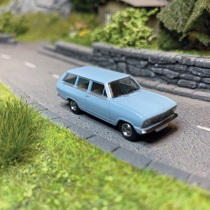 Opel Kadett B Break "Caravan" Bleu Ciel - BREKINA 20430 - 1/87