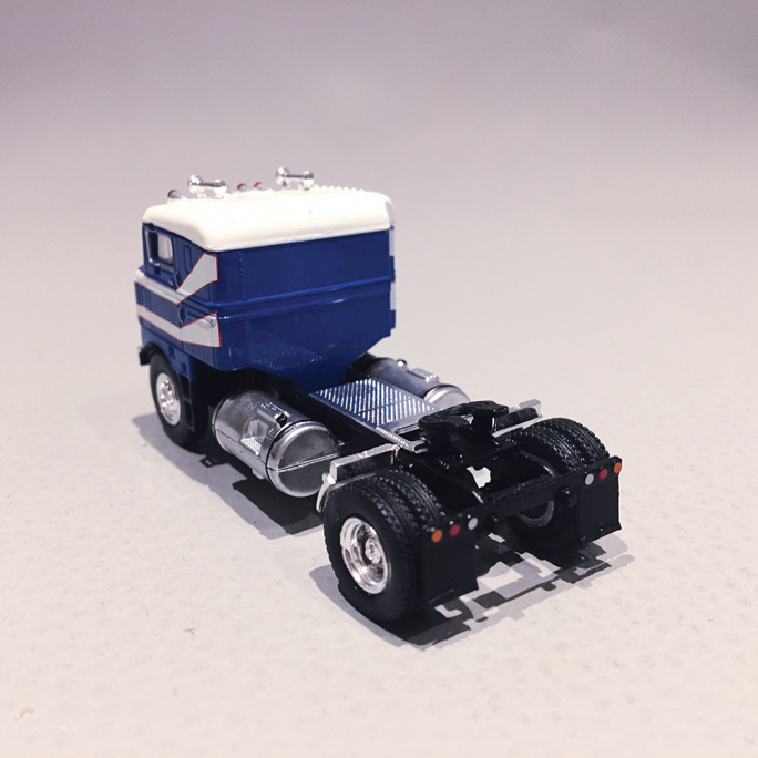 Kenworth "Bullnose" Bleu / Blanc - BREKINA 85955 - 1/87