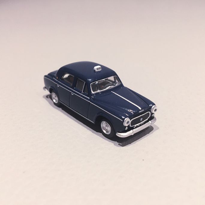 Peugeot 403 Bleu, avec personnages - SAI 1622 - 1/87