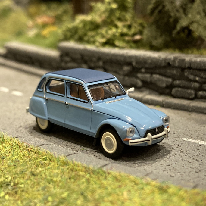 Citroën Dyane 6, capote fermée bleu cristal - SAI / Brekina 7610 - 1/87