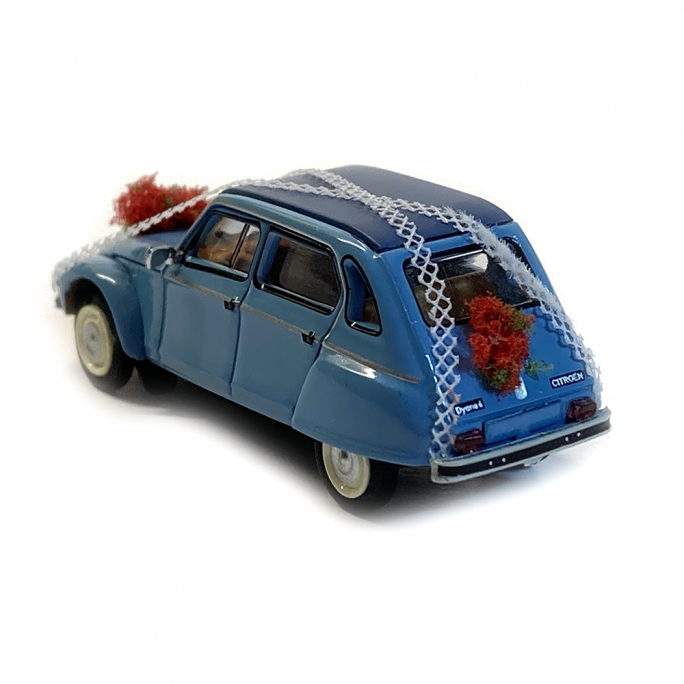 Citroën Dyane 6, capote fermée Bleu cristal, vive les mariés - SAI 1507 - 1/87