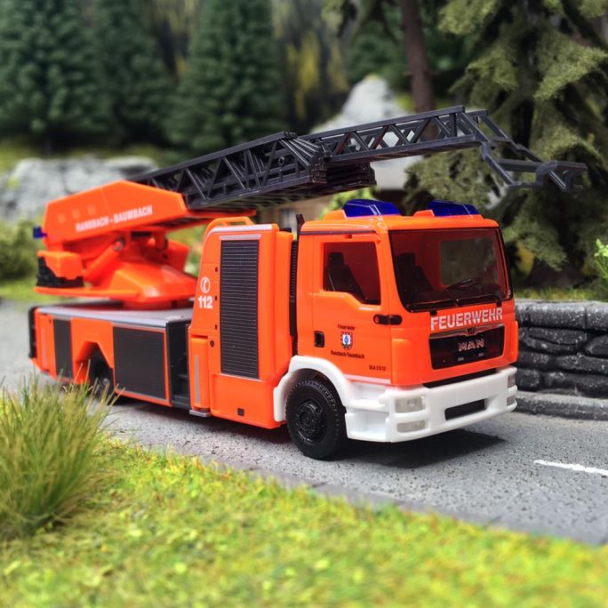 Camion MAN, pompiers de Rhénanie-Palatinat, échelle tournante, Rouge - Herpa 097772 - 1/87