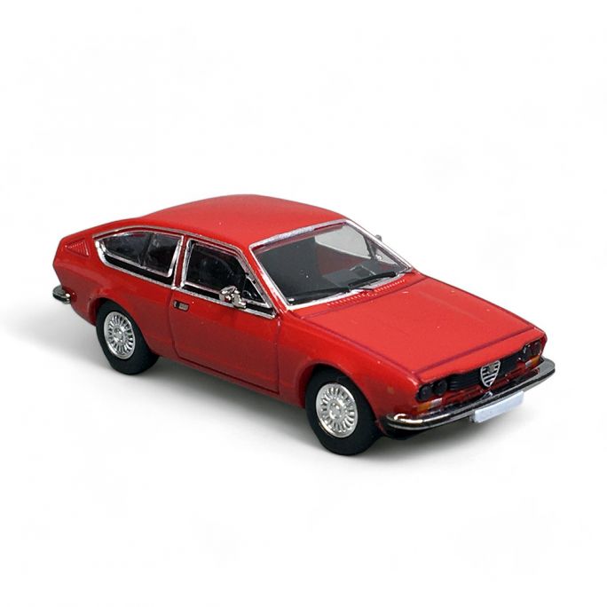 Alfa Romeo Alfetta GT, Rouge - PCX87 0424 - HO 1/87