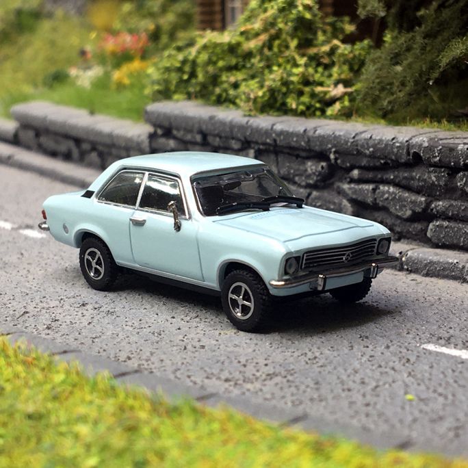 Opel ascona 1970, Bleu ciel - Minichamps 870040001 - HO 1/87