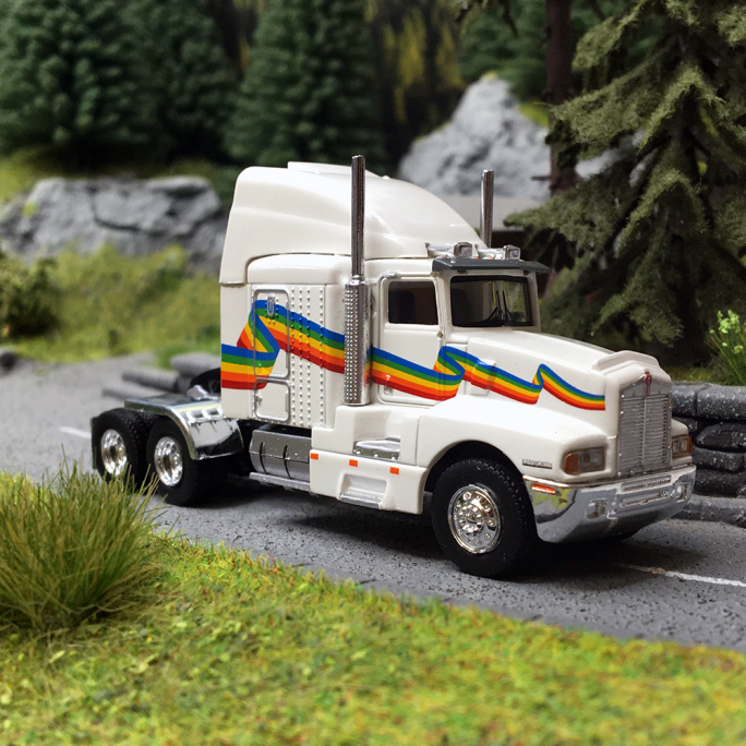 Tracteur Kenworth T 600 Arc En Ciel, Blanc & Coloré - Brekina 85931 - 1/87