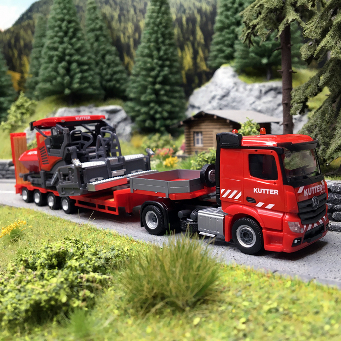 Mercedes-Benz Actros Classicspace et finisseur Vogele 1900-3i - Semi-remorque surbaissée - HERPA 314664 - HO 1/87