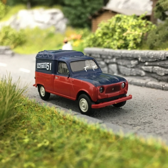 Renault 4L fourgonnette "Pastis 51"-HO-1/87-BREKINA 14749