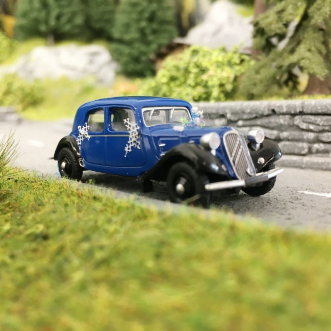 Citroën Traction 11A 1935 voiture des mariés-HO 1/87-SAI 6176