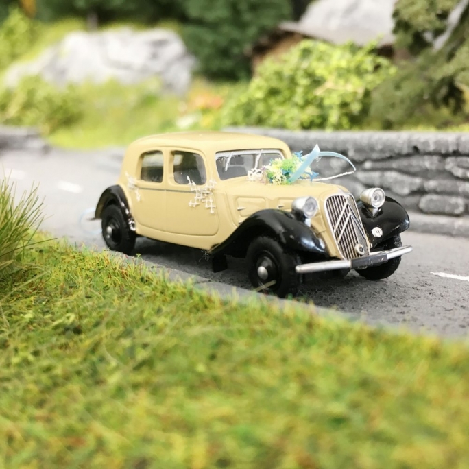 Citroën Traction 11A 1935 voiture des mariés-HO 1/87-SAI 6175