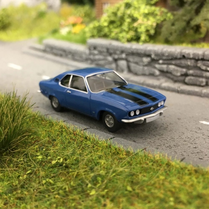 Opel Manta A - HO 1/87 - WIKING 82711