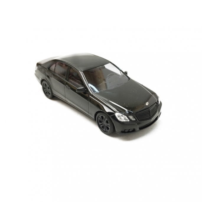 Mercedes Classe E "Black Edition"-HO 1/87-BUSCH 44212